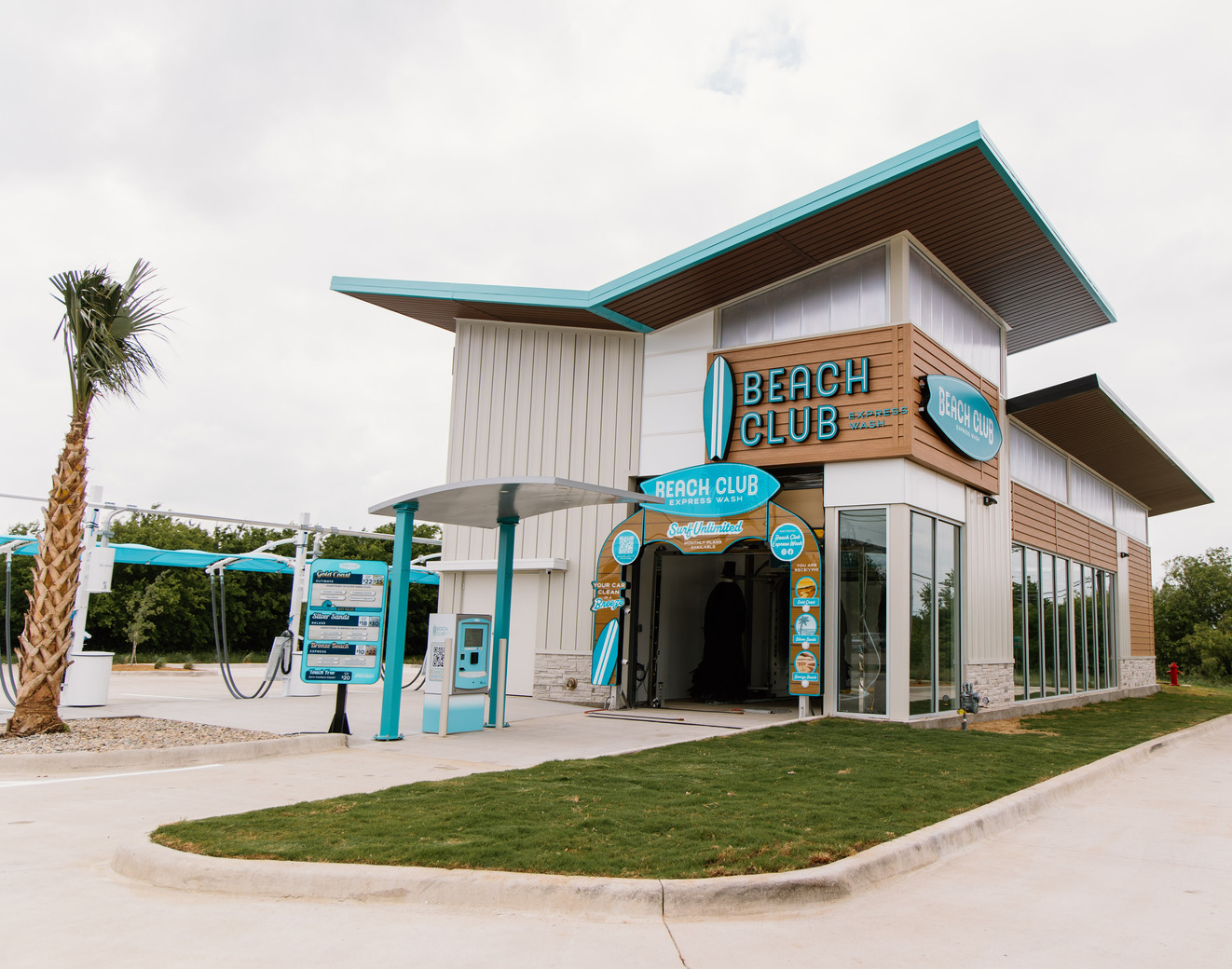Beach Club Express Wash exterior